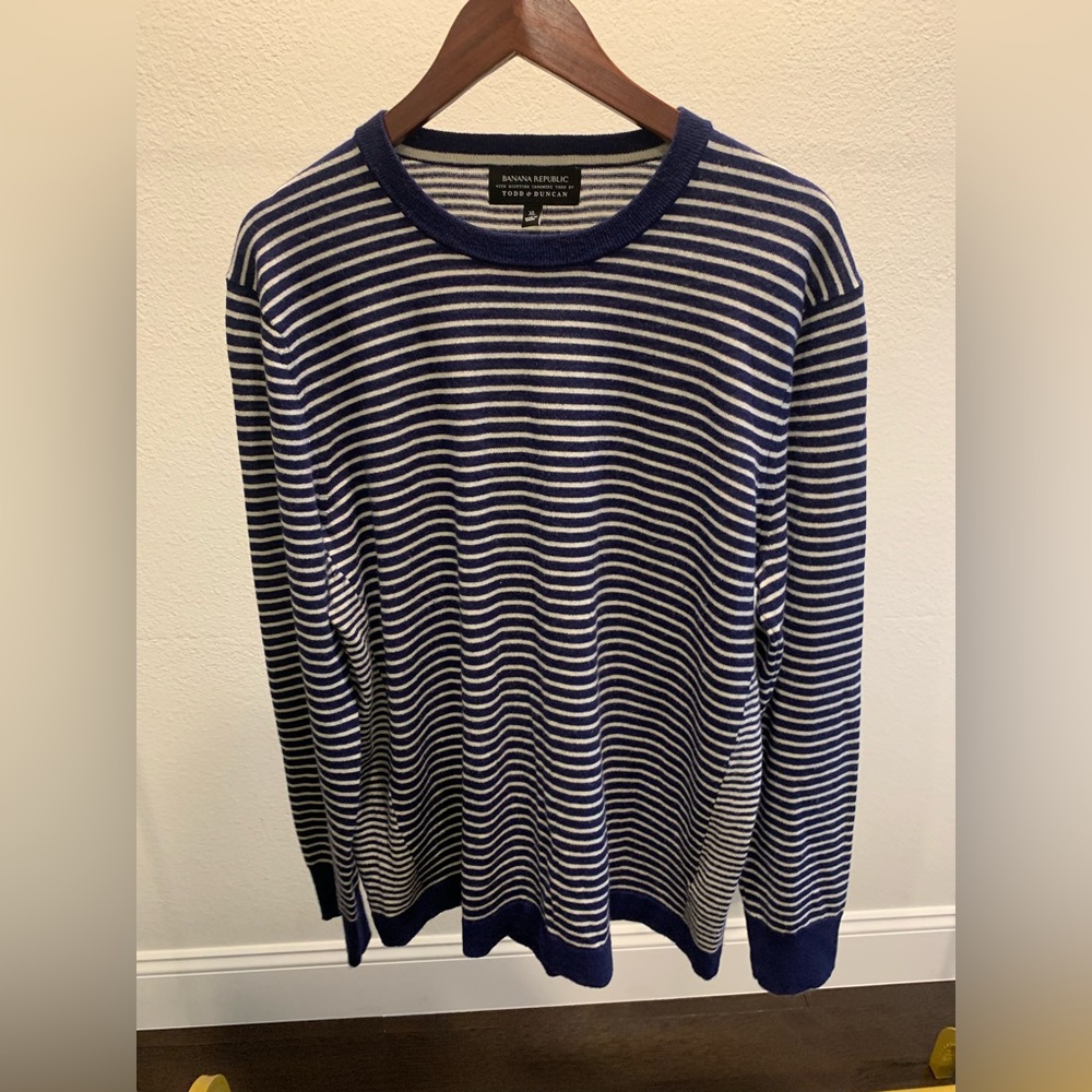 Banana Republic Todd and Duncan Cashmere sweater